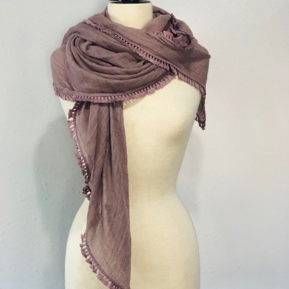 Vince Camuto Other - 💗Vince Camuto Mauve Scarf 💕💕